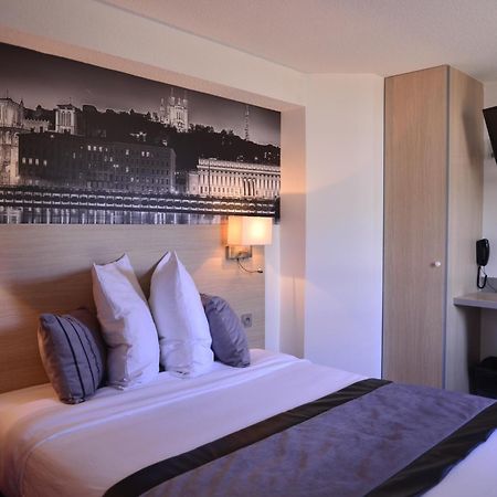 Logis Cris Hotel Et Restaurant, Lyon Sud-Est Corbas Exterior photo